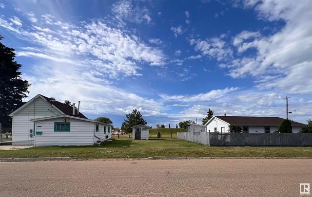 Photo of Residence for First-Time Homeowners or Investment Property in Vegreville.