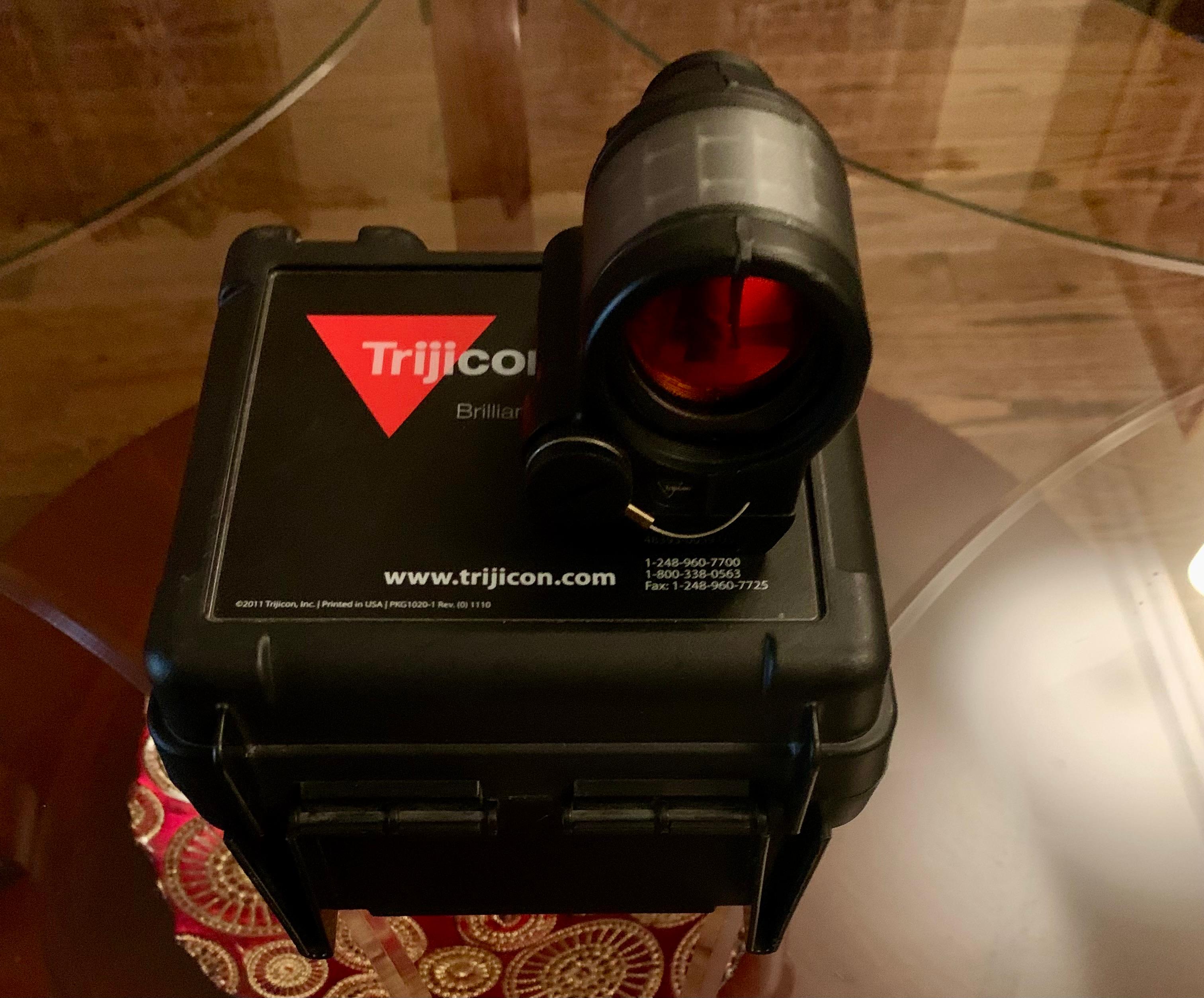 Photo of ★★ TRIJICON SRS (SEALED REFLEX SIGHT) RED DOT w/ QD MOUNT ★★ LIKE NEW!! SHIPPING AVAILABLE!!