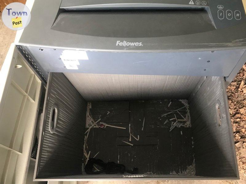 Photo of Industrial strip cut paper shredder 