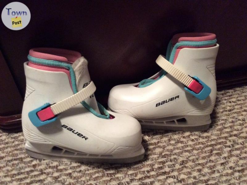 Photo of Girls Bauer skates