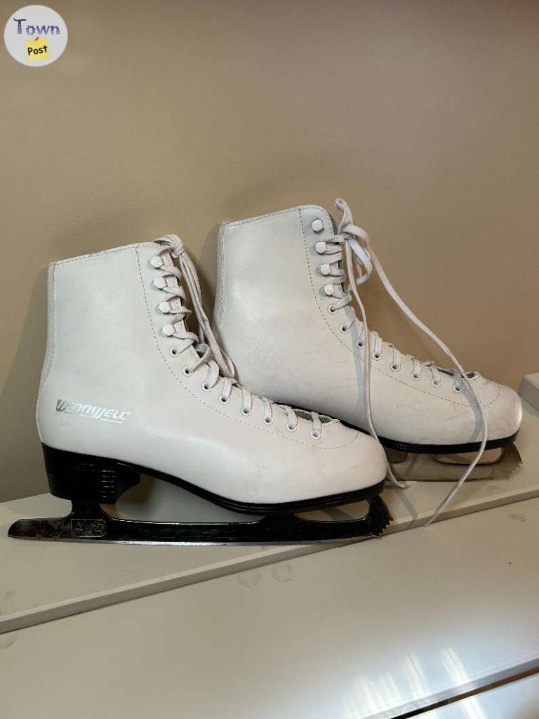 Photo of Ladies White Figure Skates Size 9