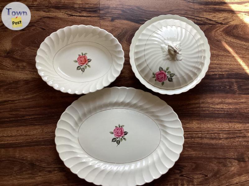 Photo of MYOTT STAFFORDSHIRE ENGLAND OLDE CHELSEA ROSE ACCESSORY DISHES