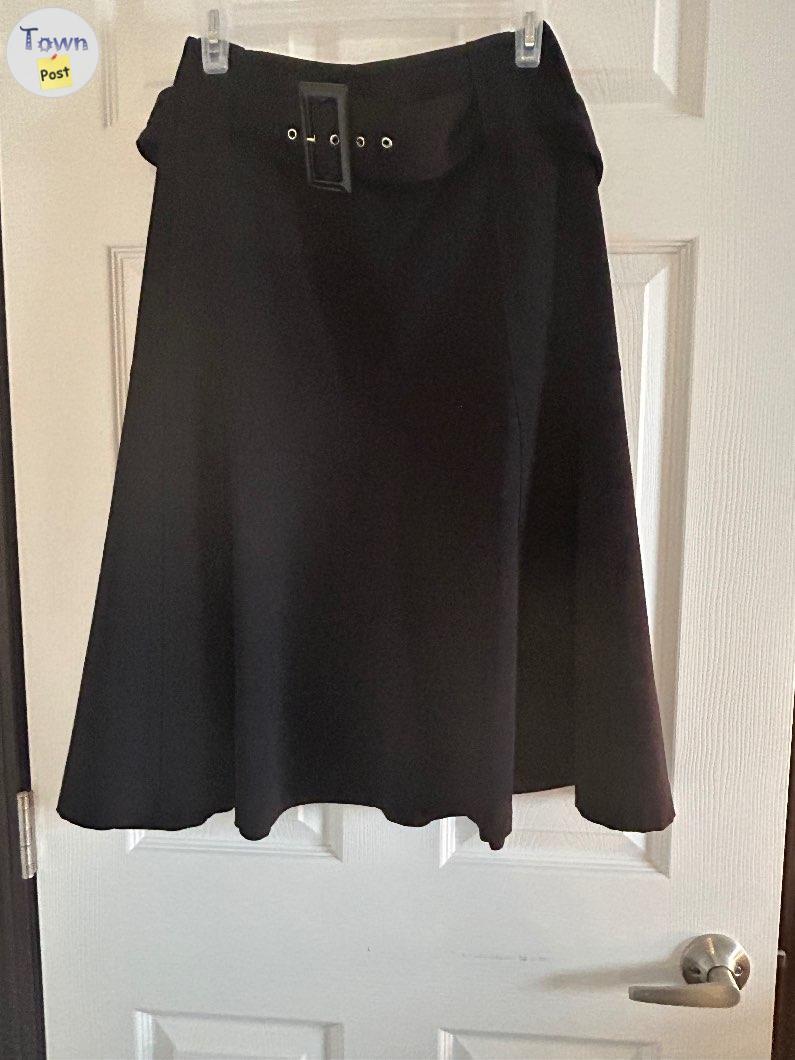 Photo of Ladies sz 16 skirt and blazer