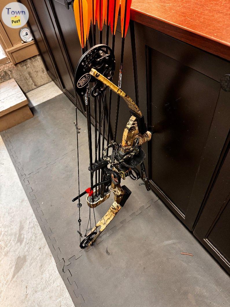 Photo of PSE Nova compound Bow